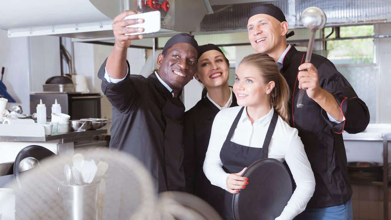 Team building culinaire en cuisine
